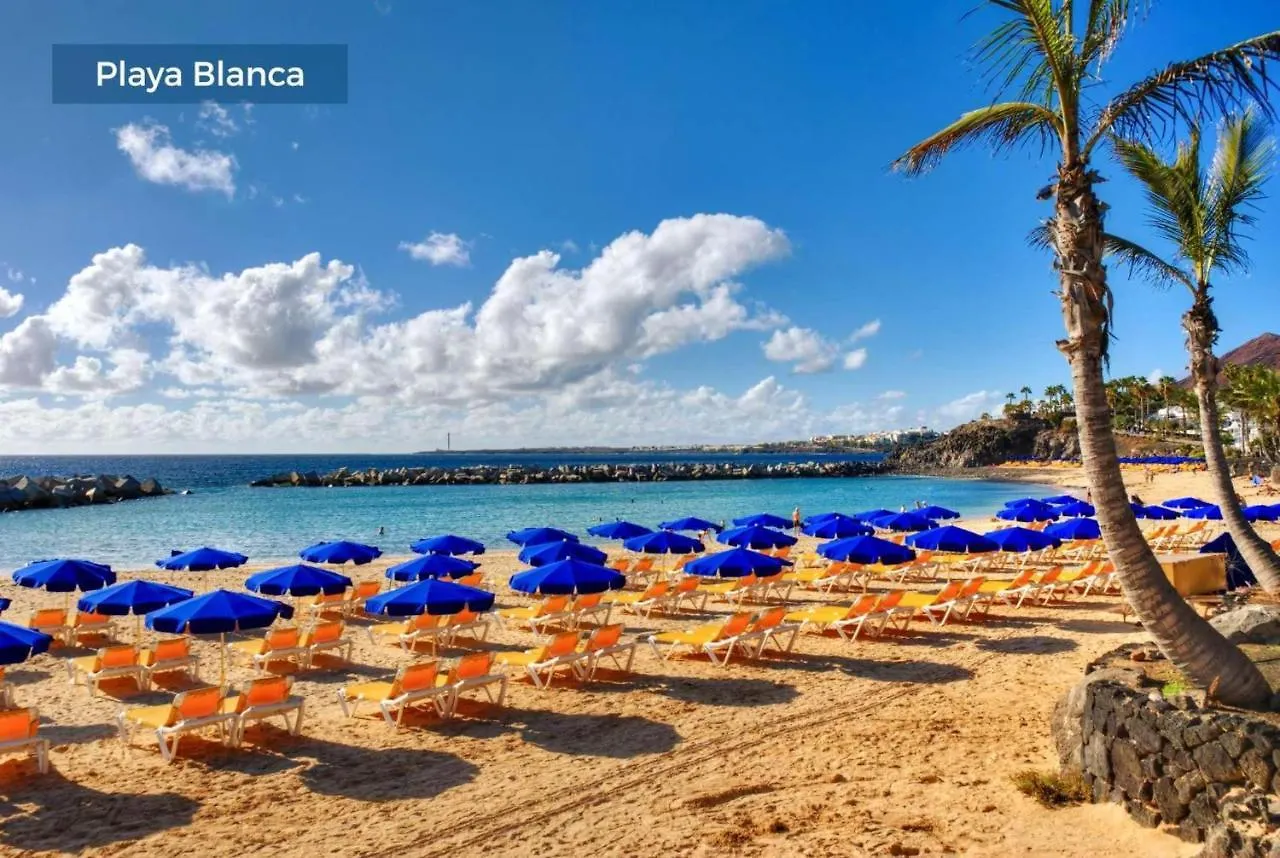 Casa Del Loro Villa Playa Blanca  Spain